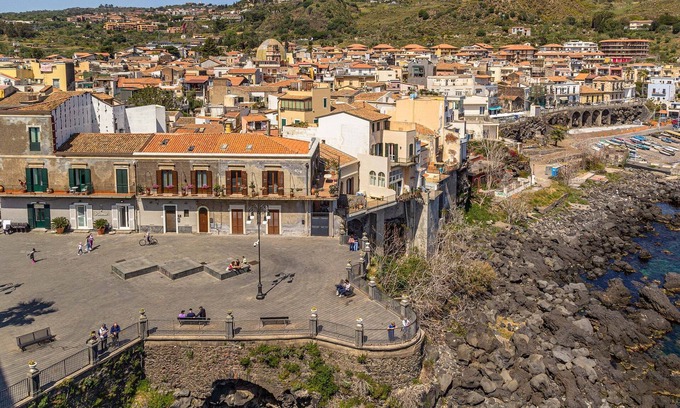 Aci Castello House | The Dwelling of the Cyclops-Jacuzzi