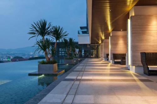 Ampang Apartment | The Element Ampang 10min To KLCC Nordic Europe Style享有独立阳台无边泳池无线上网的主题住宿