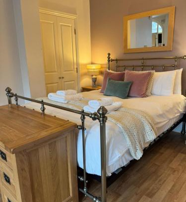 Edgbaston Apartment | The Emerald Suite, Birmingham
