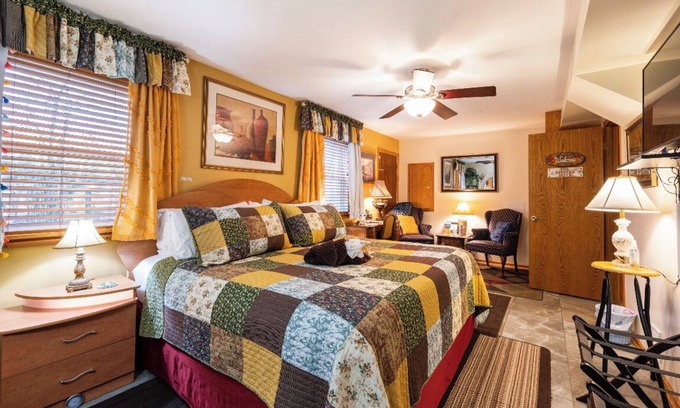 Hoffman Estates House | “The Estates Suite” PRIVATE BEDROOM in our Home and use of the Hottub.