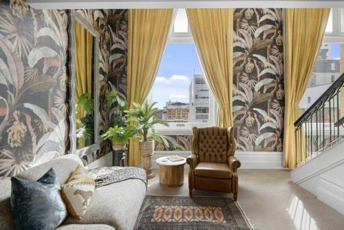 Christchurch City Centre Apartment | The Eve Apartment - OGB Suite