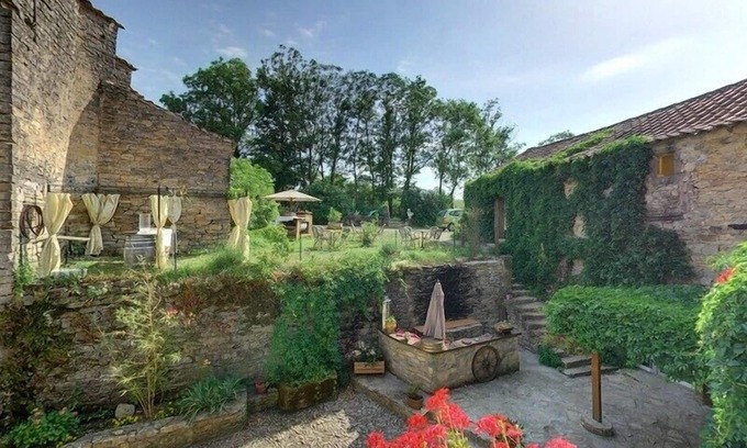 Saint-Jean-d'Alcapies House | THE FIELD OF FARM FORTIFIED Alcapies SOUTH AVEYRON (CAVE OF BLUE CHEESE)