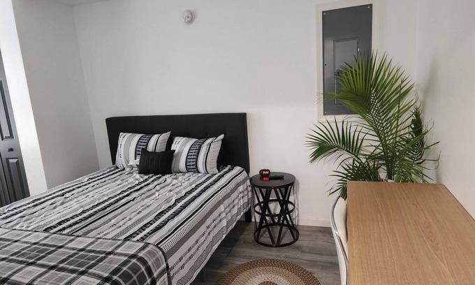 Summerlee Apartment | The Flat on Main