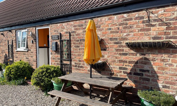 Yarm Cottage | The Forge - Sleeps 6 lounge double bed 2 bedrooms 4 singles 2 showers/kitchen