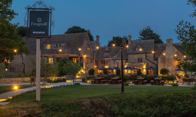 Shipton Oliffe Hotel | The Frogmill