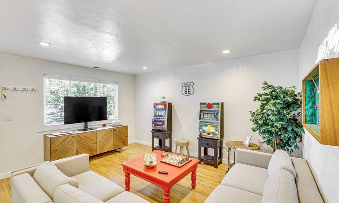 Southeast Boise Condo | ‘The Game Night Condo’ w/Patio in Boise!