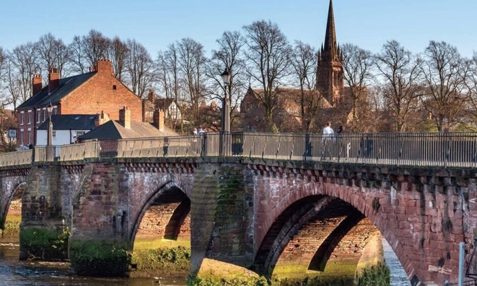 Chester Apartment | The Gathering 2 - Chester City Centre - Sleeps 14