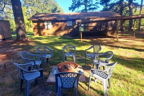 Karnack House | The Gator Den at Caddo Lake in Karnack, Texas