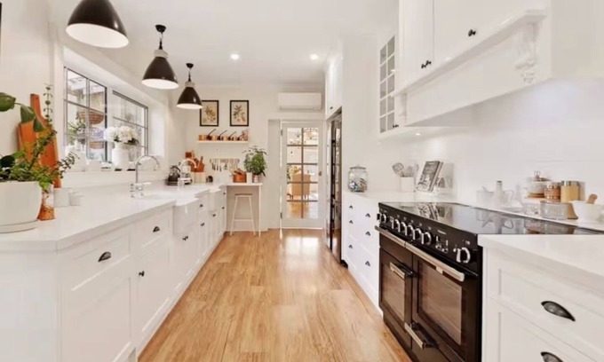 Latrobe House | The Georgian on Gilbert