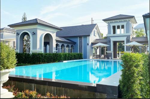 Chiang Mai Villa | The Golden Town CNX private house