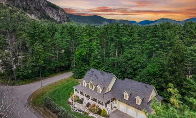 North Conway House | The Great Escape | 6100 ft.² | Theater | Hot Tub