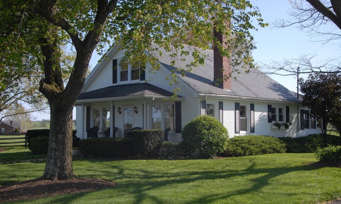 Paris Bed & Breakfast | The Guesthouse at Rosecrest Farm