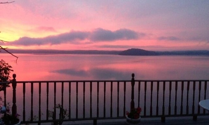 Malta Cottage | The Halcyon House of Saratoga Springs on Saratoga Lake