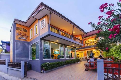 Koh Lan Resort | The Harbor Front เกาะล้าน