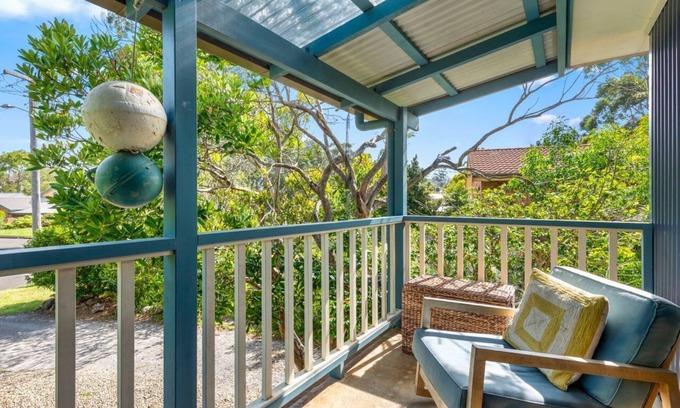 Mollymook Beach House | The Haven Mollymook Beach - walk to shops & sand