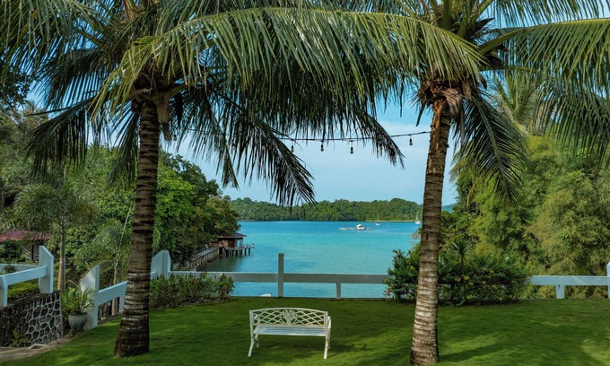 Sabang Bed & Breakfast | The Hawk's Nest Resort