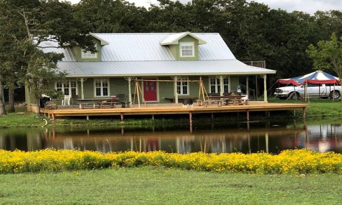 Lockhart House | The Hi-way Ranch Lockhart