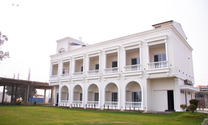 Patiala Hotel | The Hidden Creek