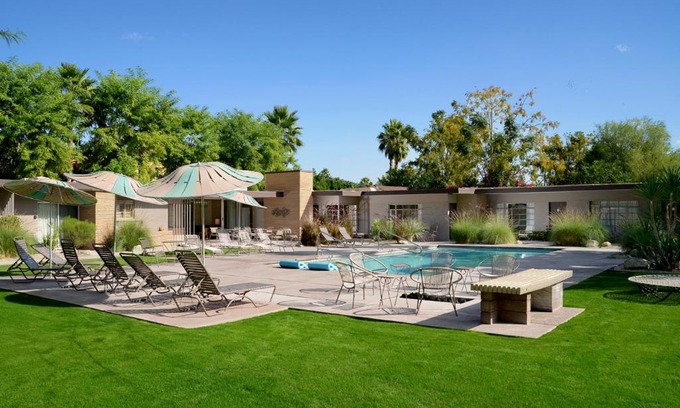 Downtown Palm Springs Hotel | The Hideaway - 21 and Over