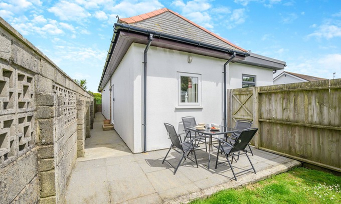 St Merryn House | The Hideaway - Two Bedroom House, Sleeps 4