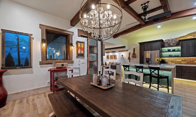 Olde Carlsbad House | The Highland Casita, a Carlsbad Coastal Villa - 1100 sq ft - 1 mile to the Ocean