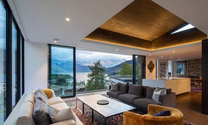 Queenstown City Centre Villa | The Hill Residence, Queenstown Hill