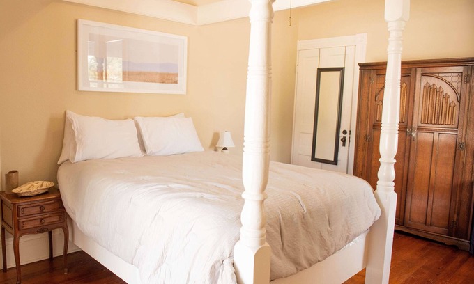 Nacogdoches House | The Hill Room at Haden Edwards House
