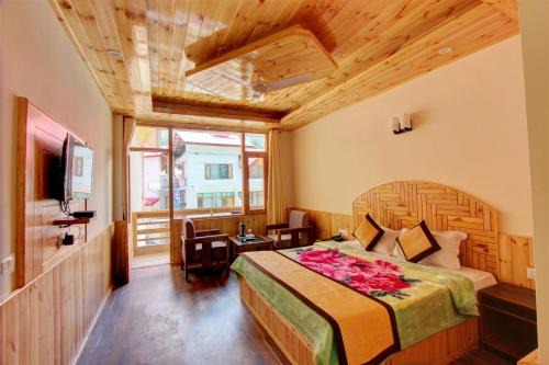 New Manali Hotel | The hill view kds