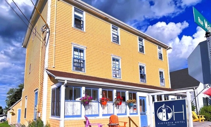 Victoria House | The Historic 1900 Orient Hotel | Victoria-by-the-Sea Gem | Newly Renovated for 2