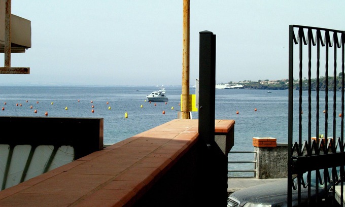 Aci Trezza Apartment | The House of Adriana in Acitrezza, 4 beds 30 meters from the sea of G. Rod