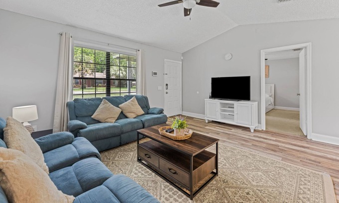 Doctors Inlet House | The House on Center Way | House in Middleburg