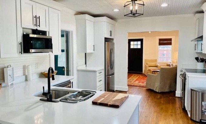 West Jefferson House | The Huddie Hut