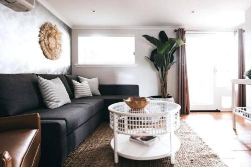 Orange East House | The Icely Cottage