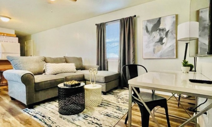 West Plains House | The Kay-924