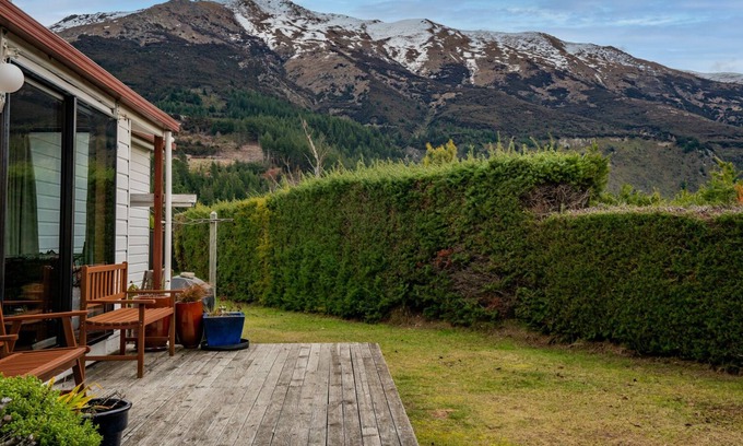 Lake Hawea House | The Lake Base - Lake Hāwea Holiday Home