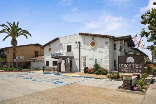 Southeast Anaheim Hotel | The Lemon Tree Hotel
