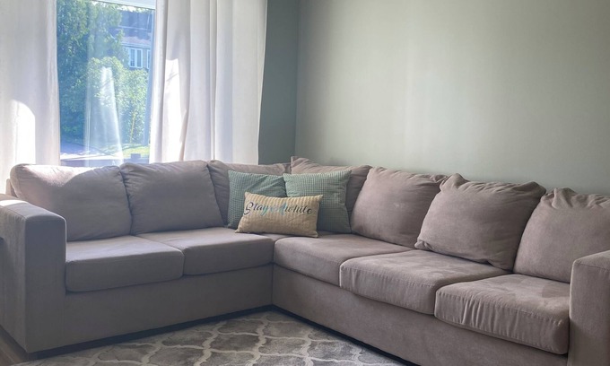 Timiskaming District House | The Little Green House :2 bedroom house on river, short walk to downtown core