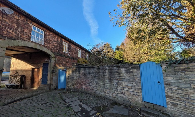 Bradford House | The Little House - A home away from home