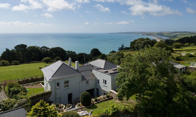 Strete House | The Lodge - a luxury waterside holiday home just moments from the beach