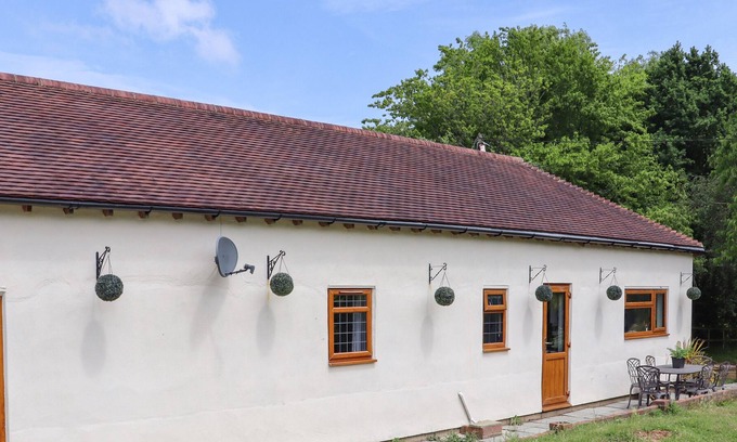 Beckley Cottage | THE LODGE, pet friendly, character holiday cottage in Broad Oak
