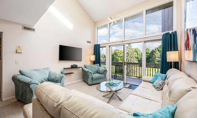 Acme Condo | ⛳ The Loft Retreat @ Grand Traverse Resort | Golf Views, Balcony + Resort Perks ➠ 5549