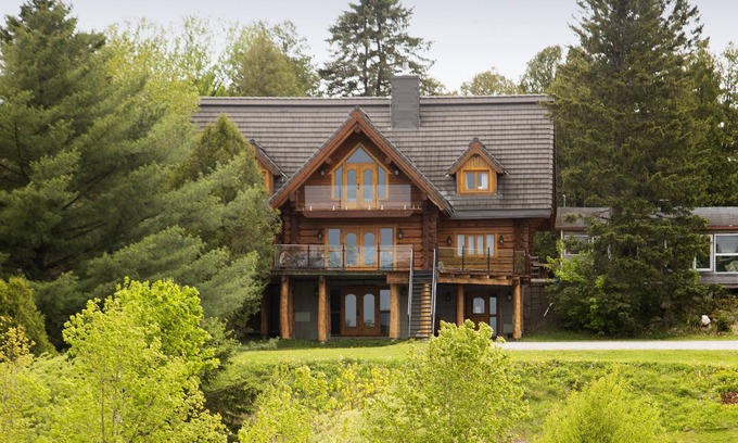 Sainte-Marie Ski Chalet | The log house