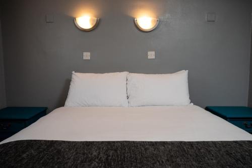 Hebburn Hotel | The Longship