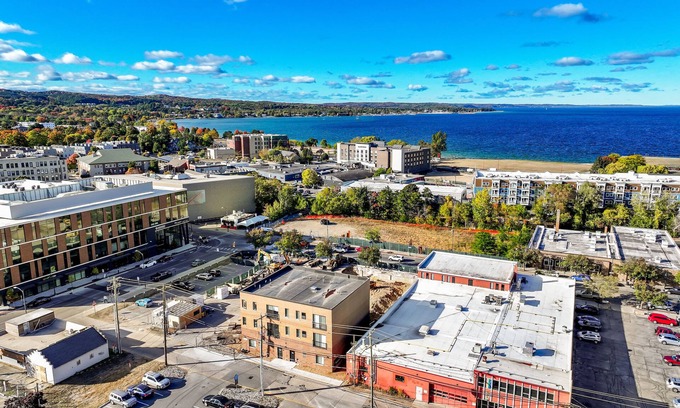 Traverse City Apartment | The Loop Downtown By Kasa