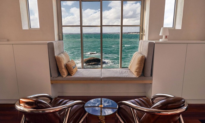 Kerherou House | The "Maison du Douanier", like a boat overlooking the Atlantic