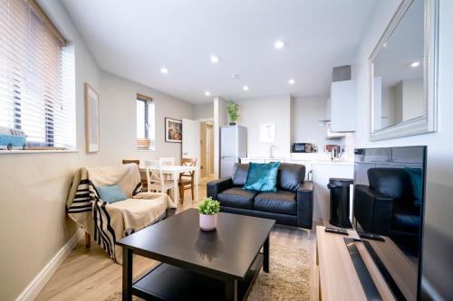Belfast Apartment | The Manhattan - 1 Bd City Ap - Gold Short Term Stays
