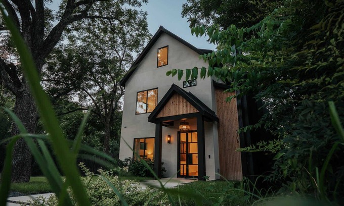 Bouldin House | The Marilyn Summary: