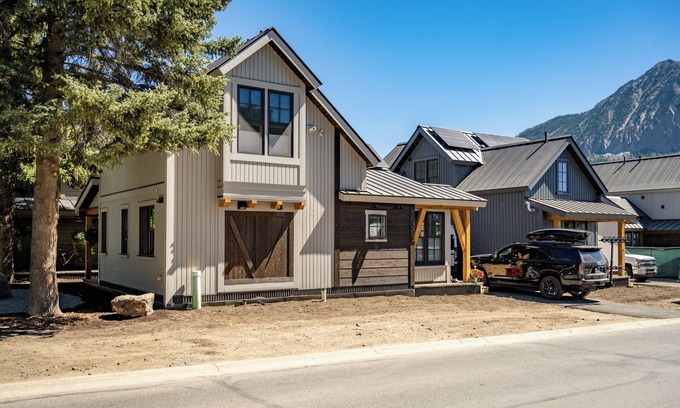 Crested Butte Cottage | The Mariposa-Valerian Bundle at Academy Place