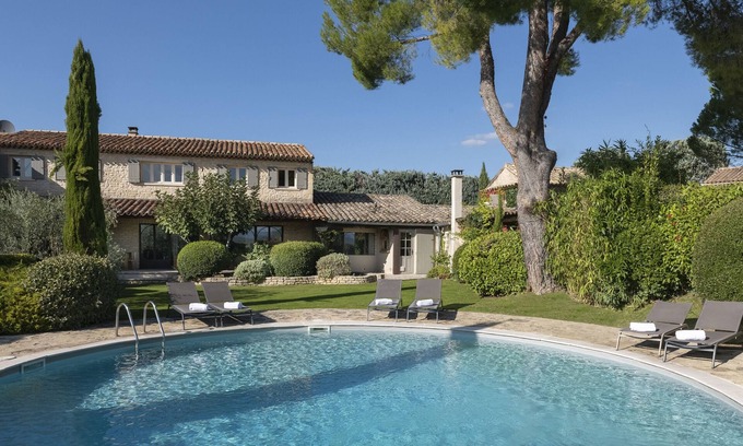 Joucas House | The mas: villa with private pool & garden