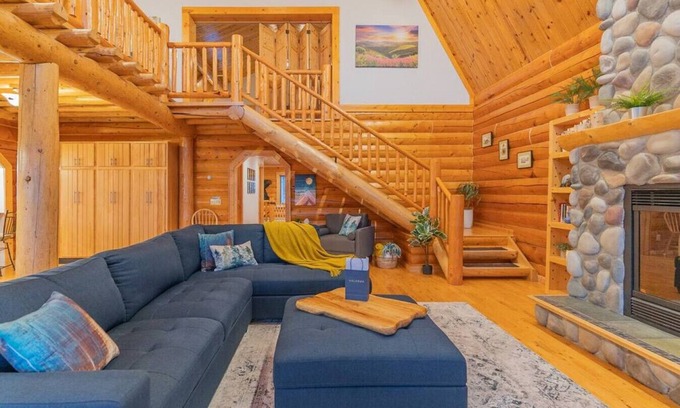 Fairbanks House | The Mia Hideaway With Northern Aurora Views